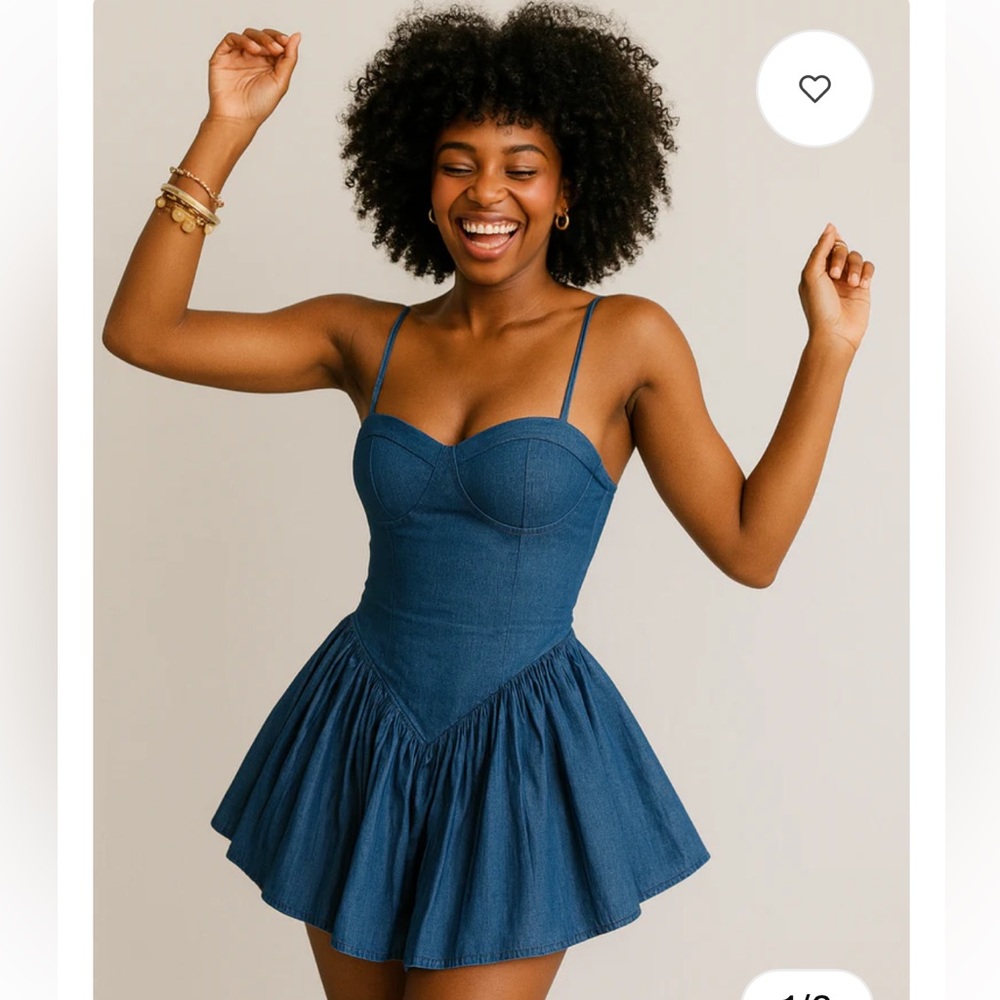 Fashion Nova NWOT Light denim dress. High-stretch fabric denim finish.💙🩵